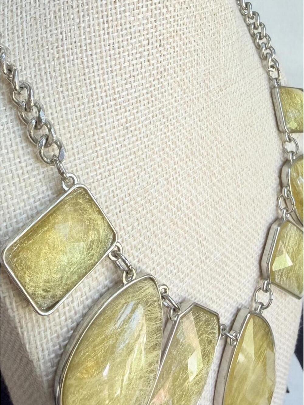 NY & Co Gold Statement Necklace Geometric Resin - Picture 6 of 6